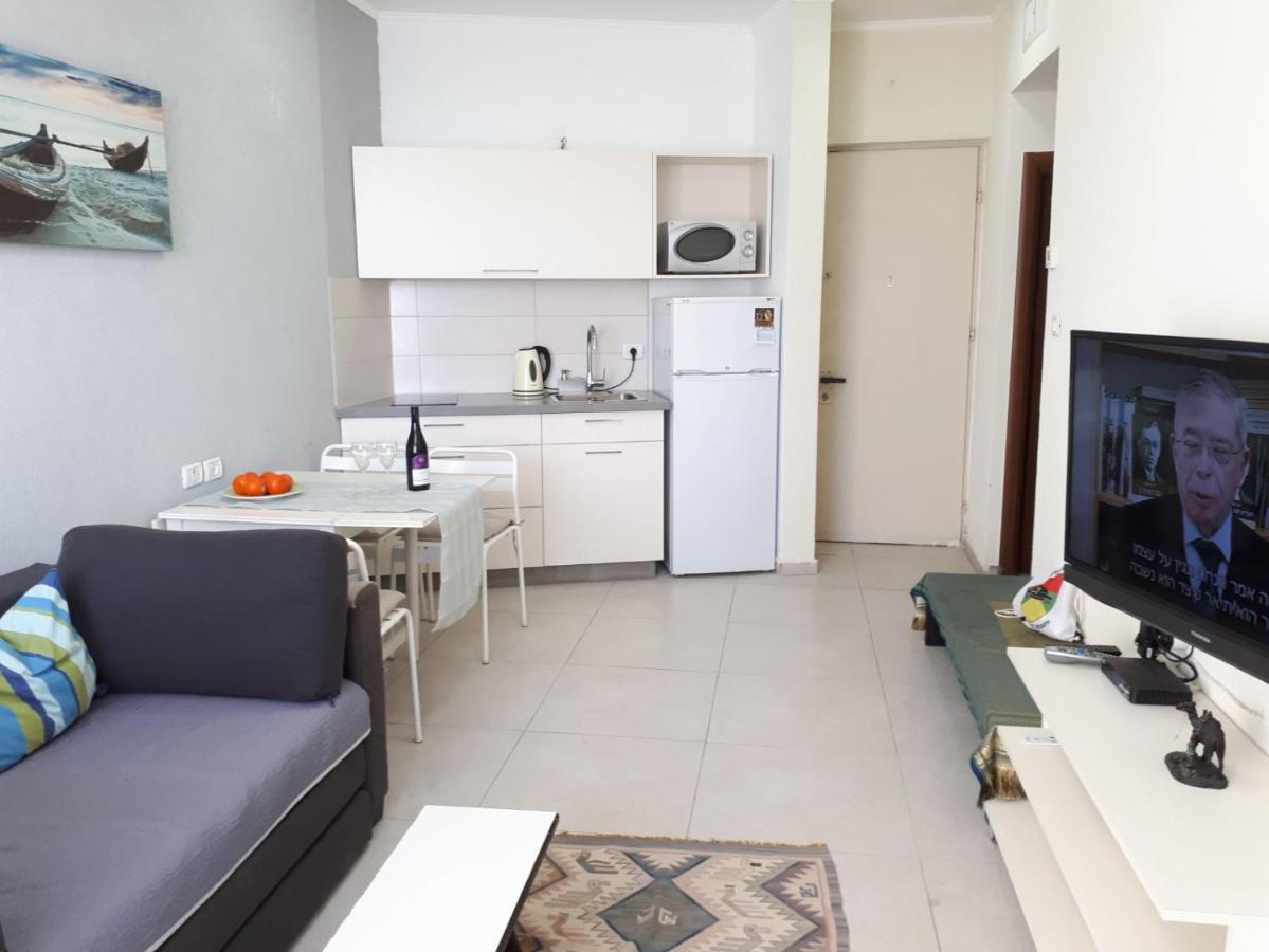 Sea View Deluxe Apartment Bat Yam Exterior photo