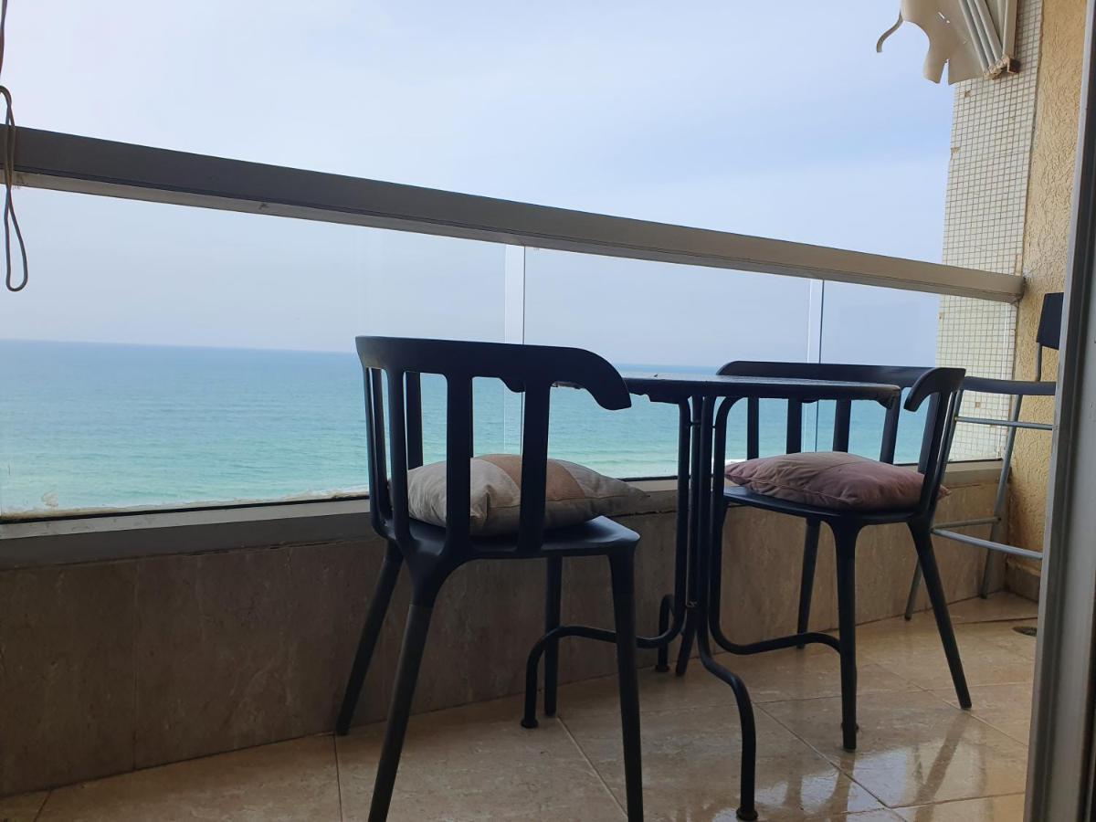 Sea View Deluxe Apartment Bat Yam Exterior photo