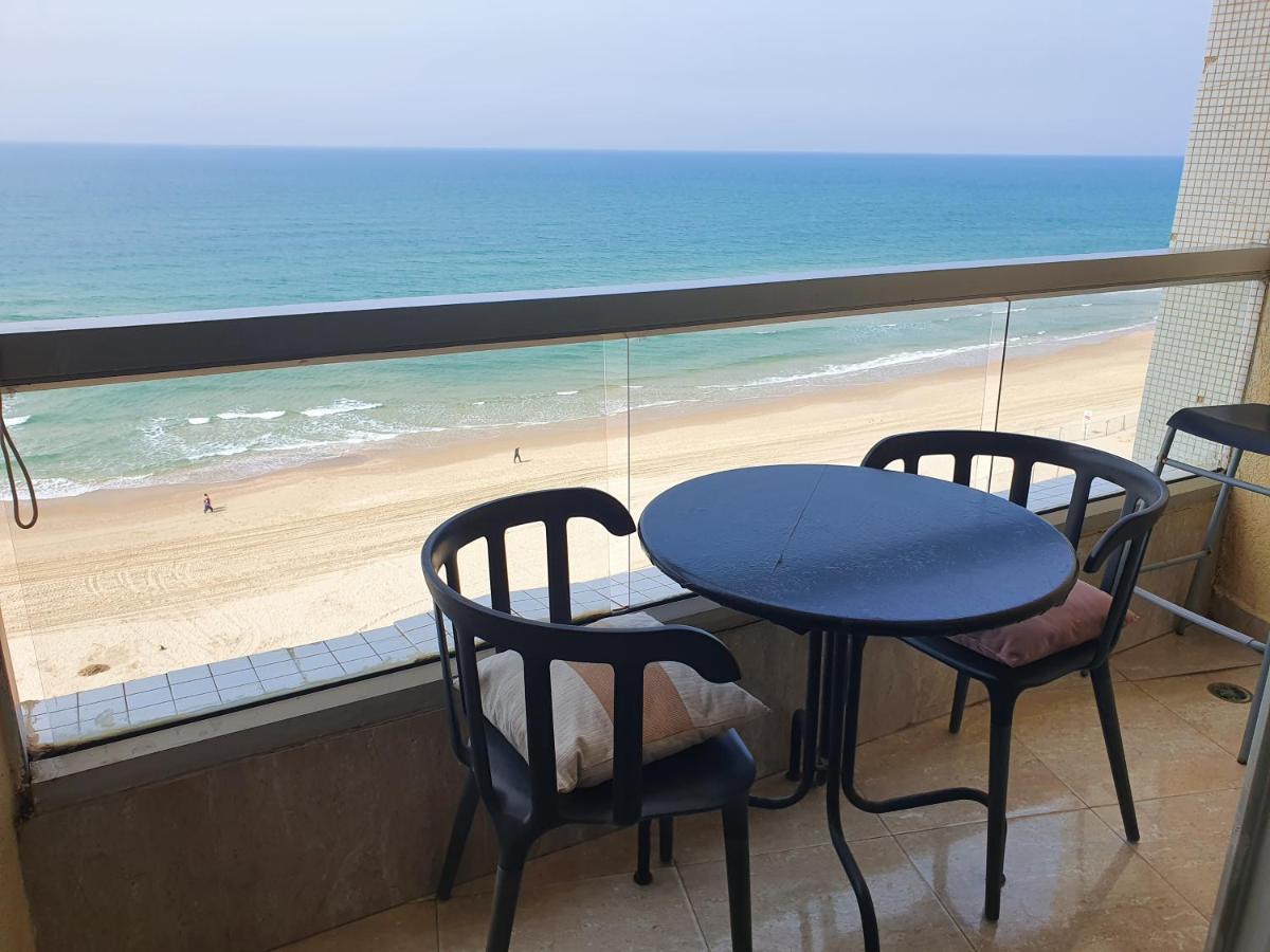 Sea View Deluxe Apartment Bat Yam Exterior photo