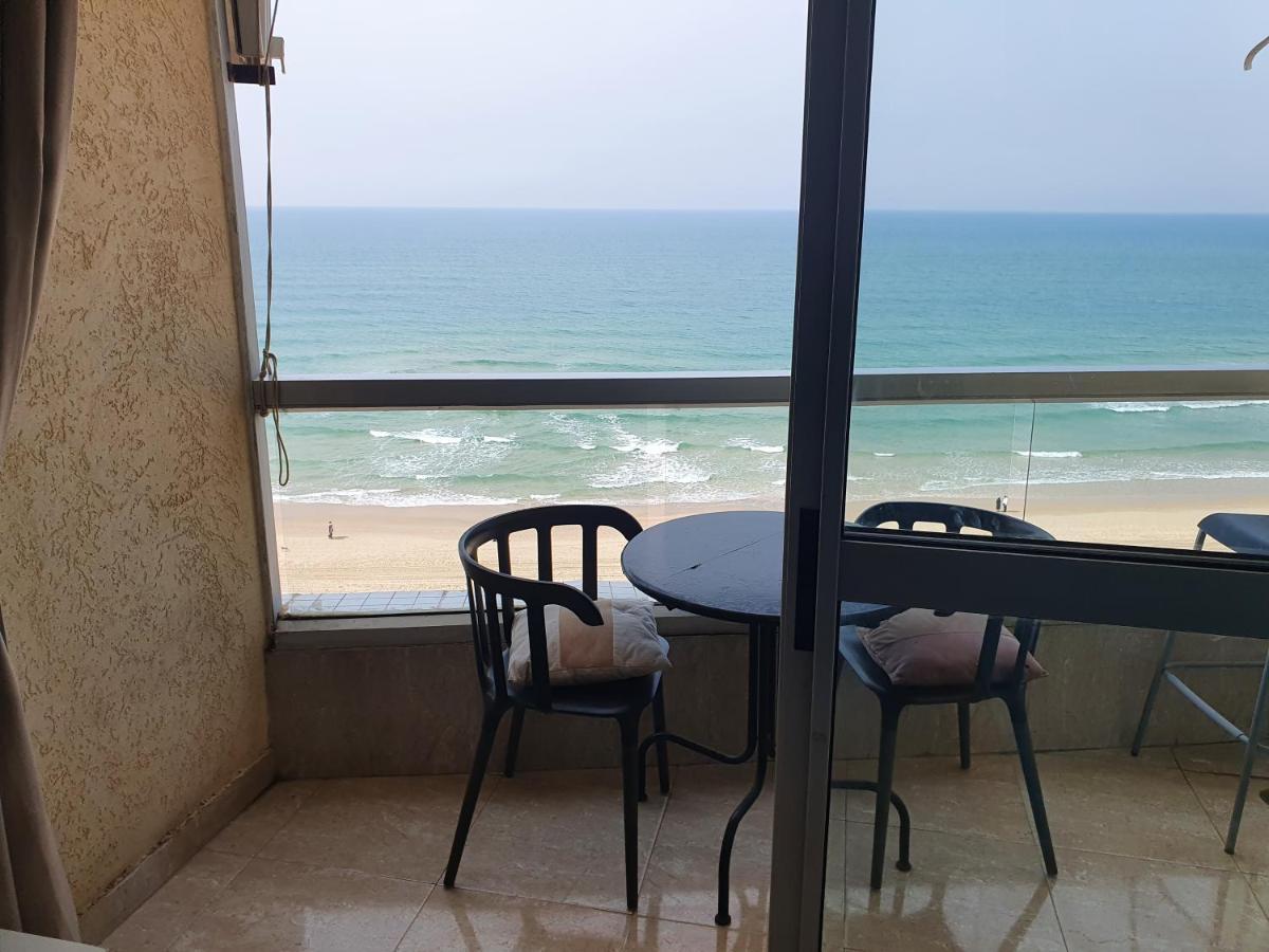 Sea View Deluxe Apartment Bat Yam Exterior photo