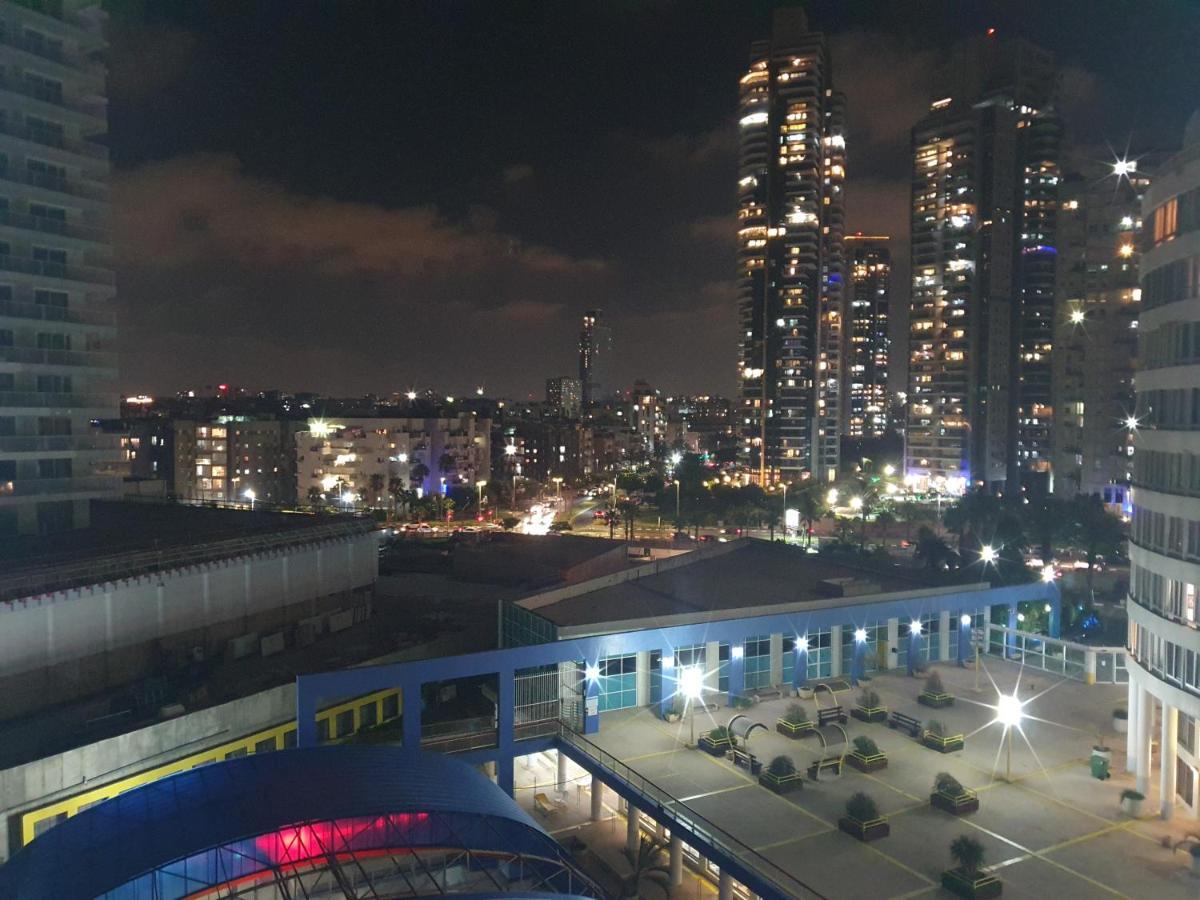 Sea View Deluxe Apartment Bat Yam Exterior photo