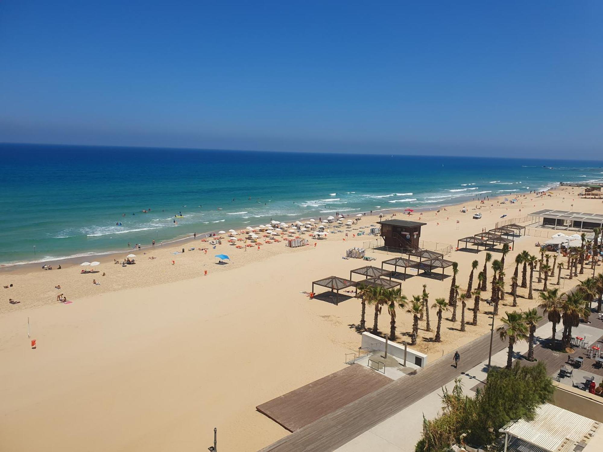 Sea View Deluxe Apartment Bat Yam Exterior photo