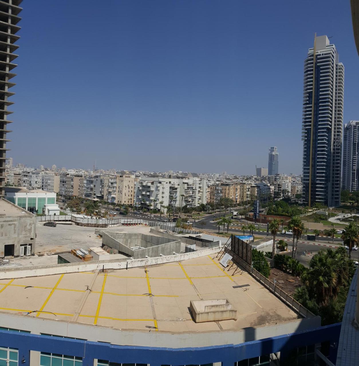 Sea View Deluxe Apartment Bat Yam Exterior photo